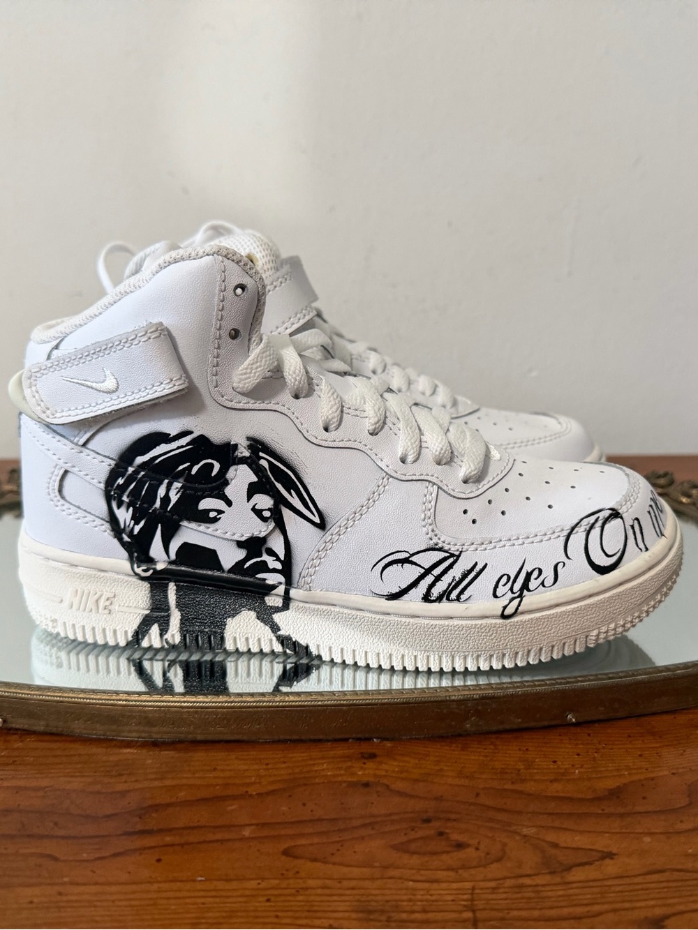 NWOT Tupac Nike Force 1 Mid LE 😎